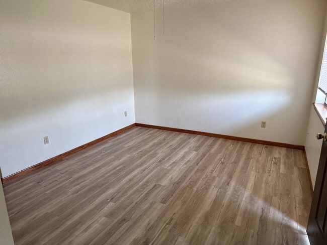 Building Photo - TRIPLE C - 1513