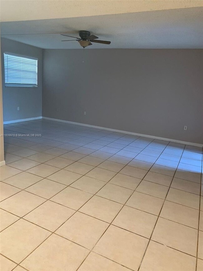 Building Photo - 11101 Royal Palm Blvd