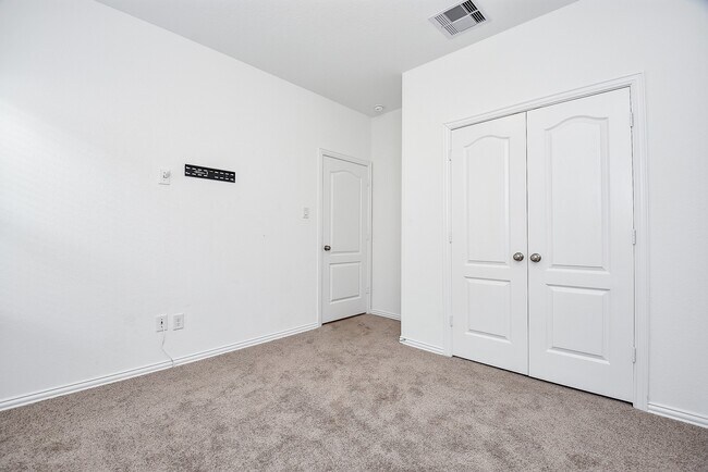 Foto del edificio - 31326 Black Frst Xing