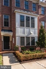 Building Photo - 3431 Kemper Rd