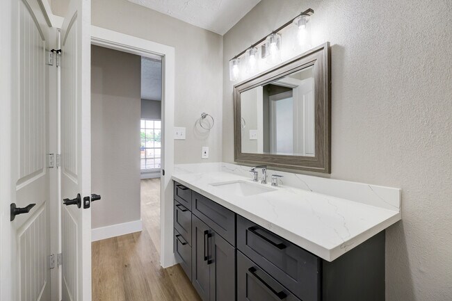 Foto del edificio - Lakewood West Apartments