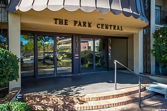 Primary Photo - 215 N Kenwood St