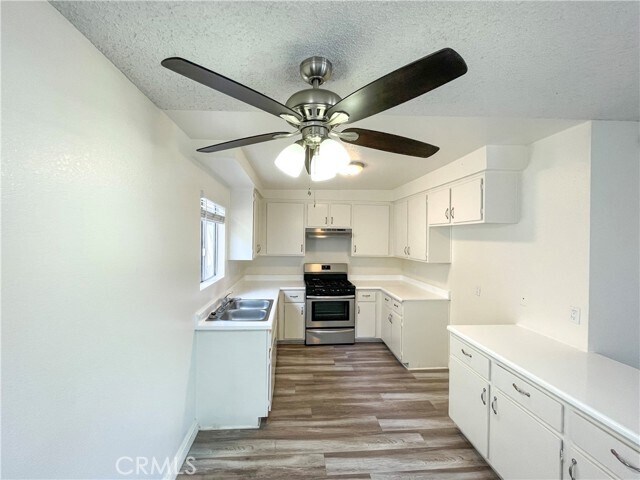 Foto del edificio - 13535 Yukon Ave