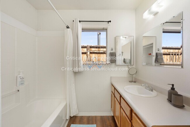 Foto del edificio - 733 N Humbolt St