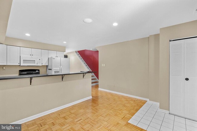 Building Photo - 815 LeCount St