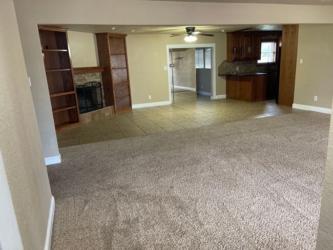 Building Photo - Beautiful 3 Bedroom Home, Zia School District!