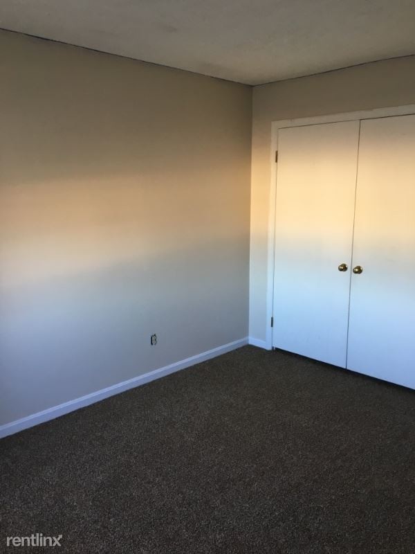 Building Photo - 2 br, 1 bath Apartment - 16 Greenwood Dr