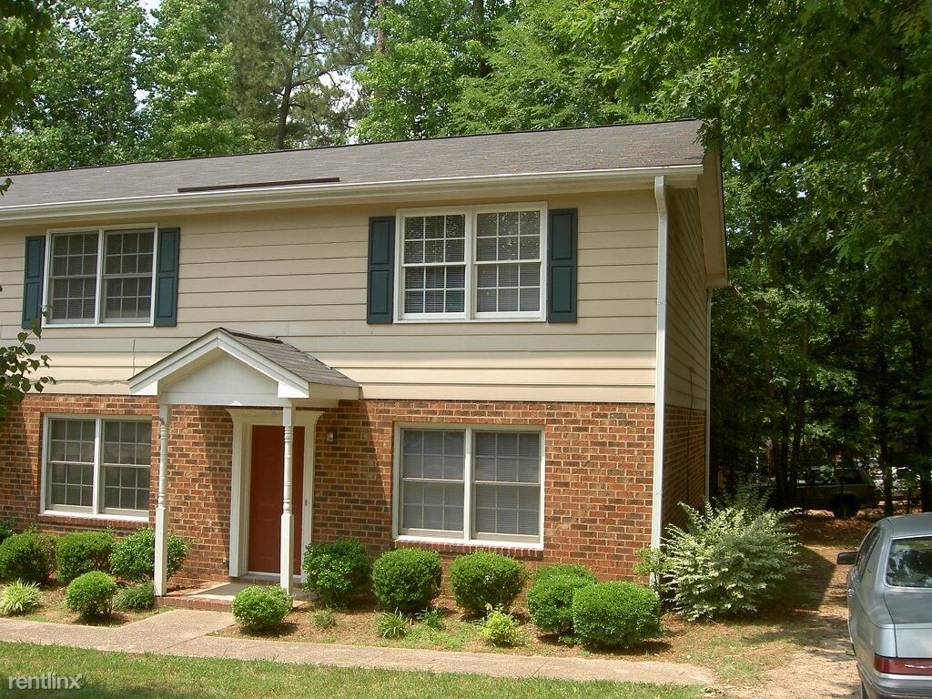 Building Photo - 2 br, 1.5 bath Triplex - 100 Stowe Pl A