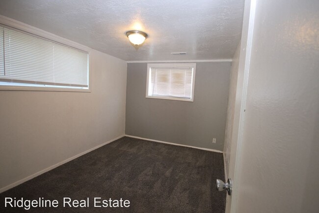 Building Photo - 2 br, 1 bath House - 1201 4th Ave NW