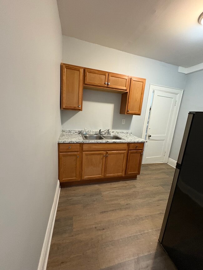 Kitchen - 424 W Washington St