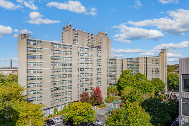 Building Photo - River Place Towers