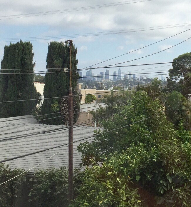 Foto del edificio - 4430 Finley Ave