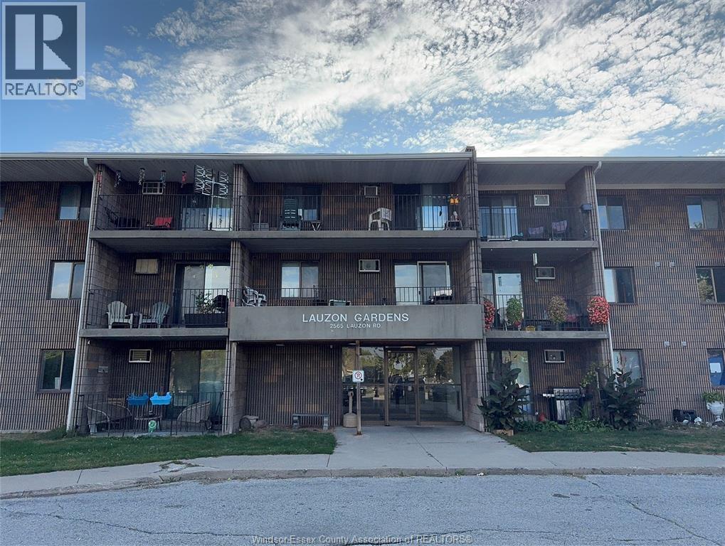 Photo principale - 2565 Lauzon Rd