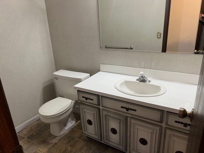 Building Photo - 860 Devonshire Pl