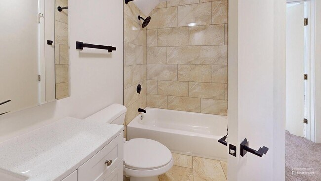 Foto del edificio - IMMACULATE - Clark / Fulton Area - 3 Bedrooms - 3 Baths - Single Family Home