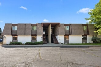 Building Photo - 1716 N Pettet Dr