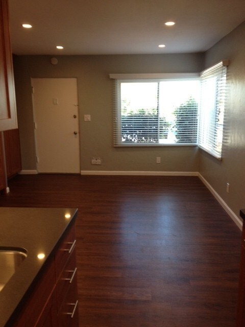 Building Photo - 4979 W Point Loma Blvd