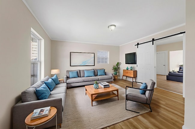 Foto del edificio - 204 E 2nd St