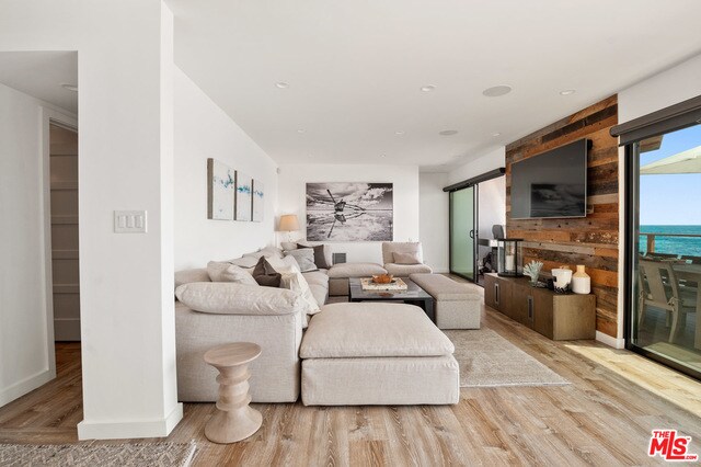 Foto del edificio - 24916 Malibu Rd