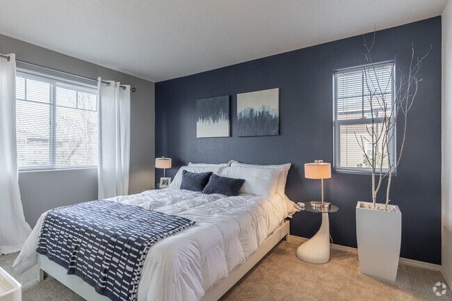 2HAB, 2BA - 1,029 ft² - Baseline Woods