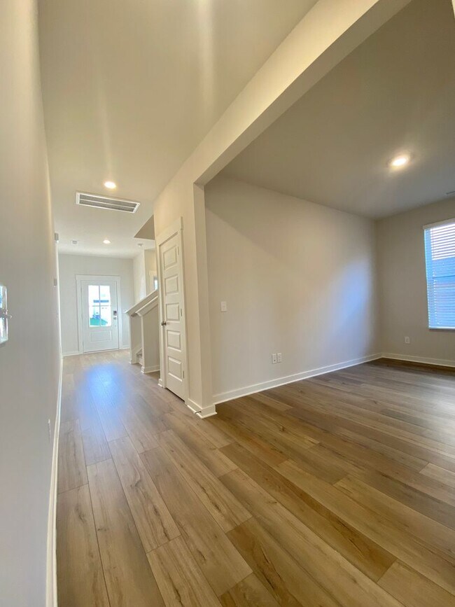 Foto del edificio - “Modern comfort meets Murfreesboro charm —...
