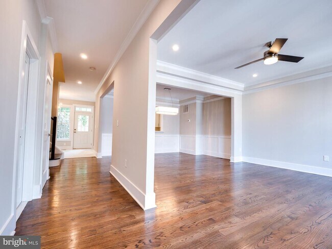Building Photo - 1551 Rivertown Pl