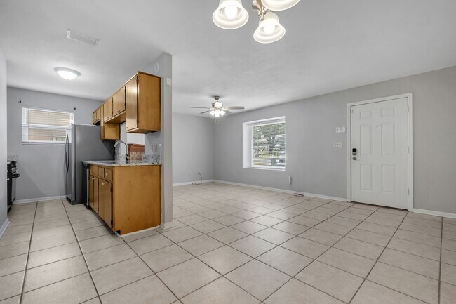 Foto del edificio - Townhome Off The Parkway