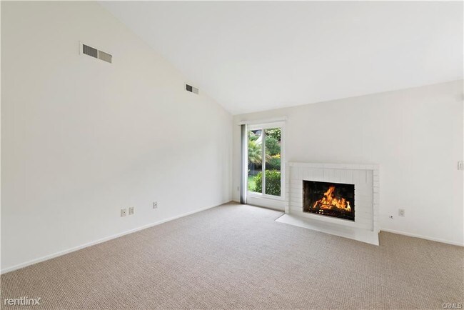 Building Photo - 2 br, 2.5 bath House - 33502 Spinnaker Dr S
