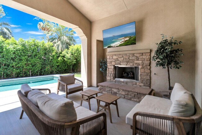 Building Photo - 81805 Four Seasons Pl