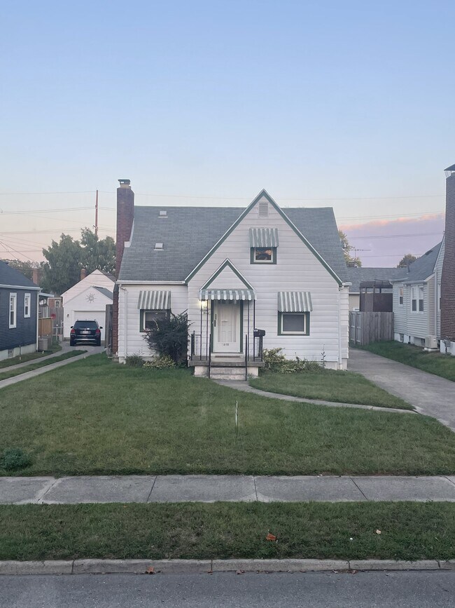 Foto del edificio - 1640 Rosemont Blvd