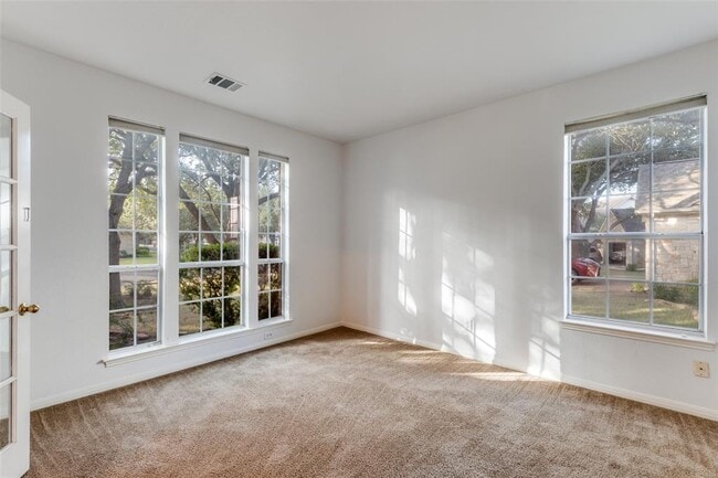 Foto del edificio - 1908 Montana Sky Dr