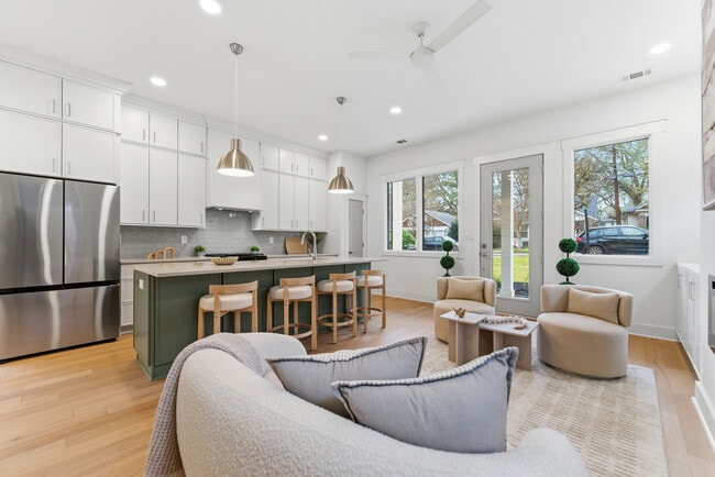 Building Photo - 205 Whitefoord Ave NE