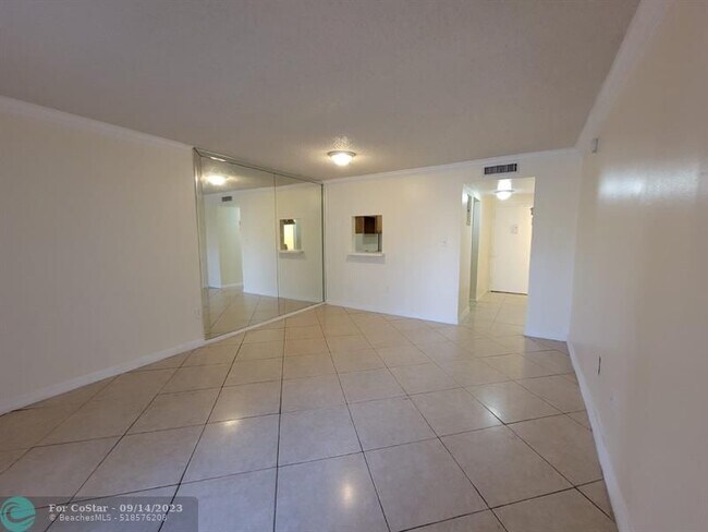 Building Photo - 4334 NW 9th Ave