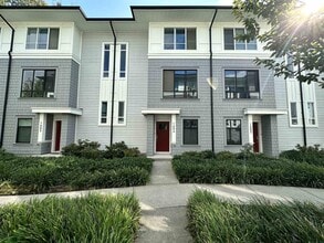 Building Photo - 18505 Laurensen Pl