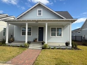 Building Photo - 2129 Sedges Ave