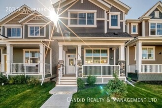 Building Photo - 203 Southfork Dr