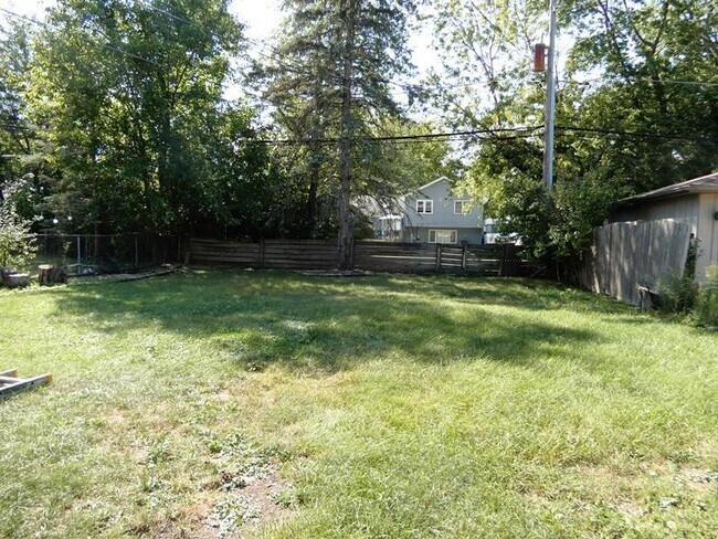 Building Photo - 12 N Campbell Ave