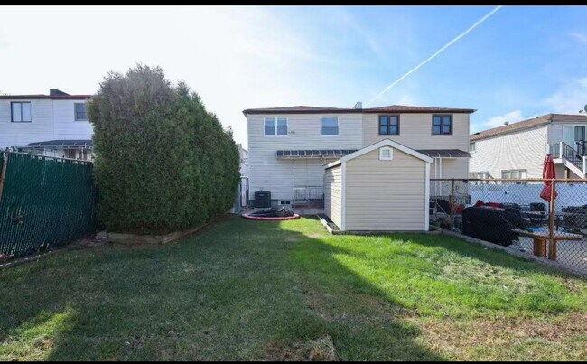 Foto del edificio - 459 Klondike Ave