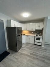 Building Photo - 13516-102 102 St NW