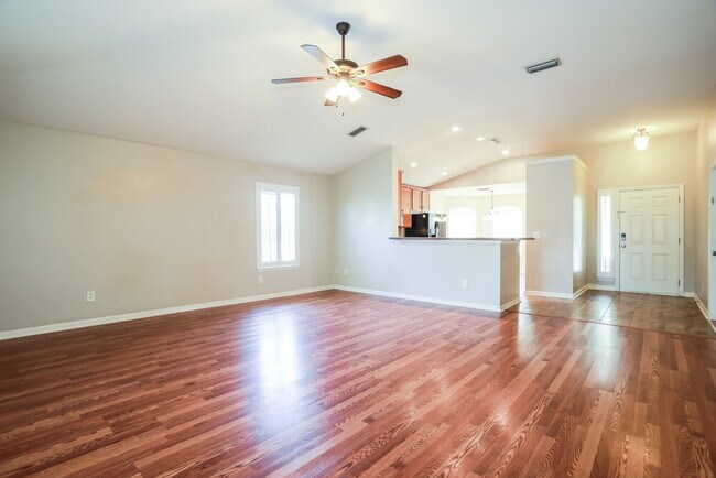 Building Photo - 1023 Beckingham Dr