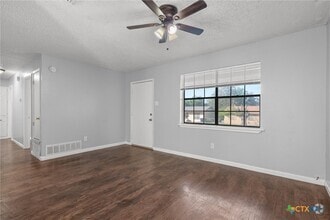 Building Photo - 908 Traci Dr