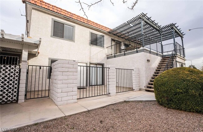 Foto del edificio - 1133 Willow Tree Dr