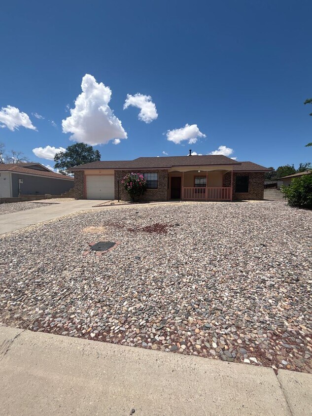 Primary Photo - Cute Rio Rancho Home For Rent!