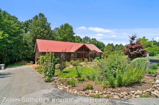 Foto del edificio - 3 br, 2 bath House - 1042 Fort Hill