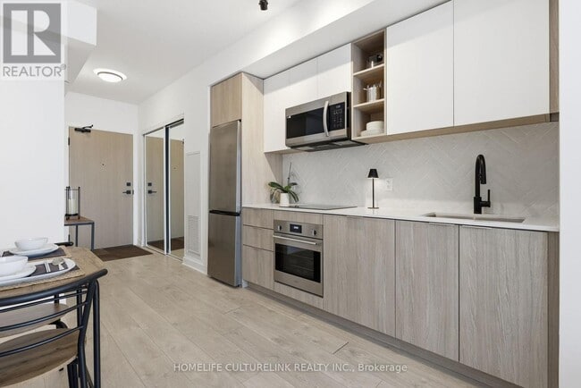 Building Photo - 36 Zorra St