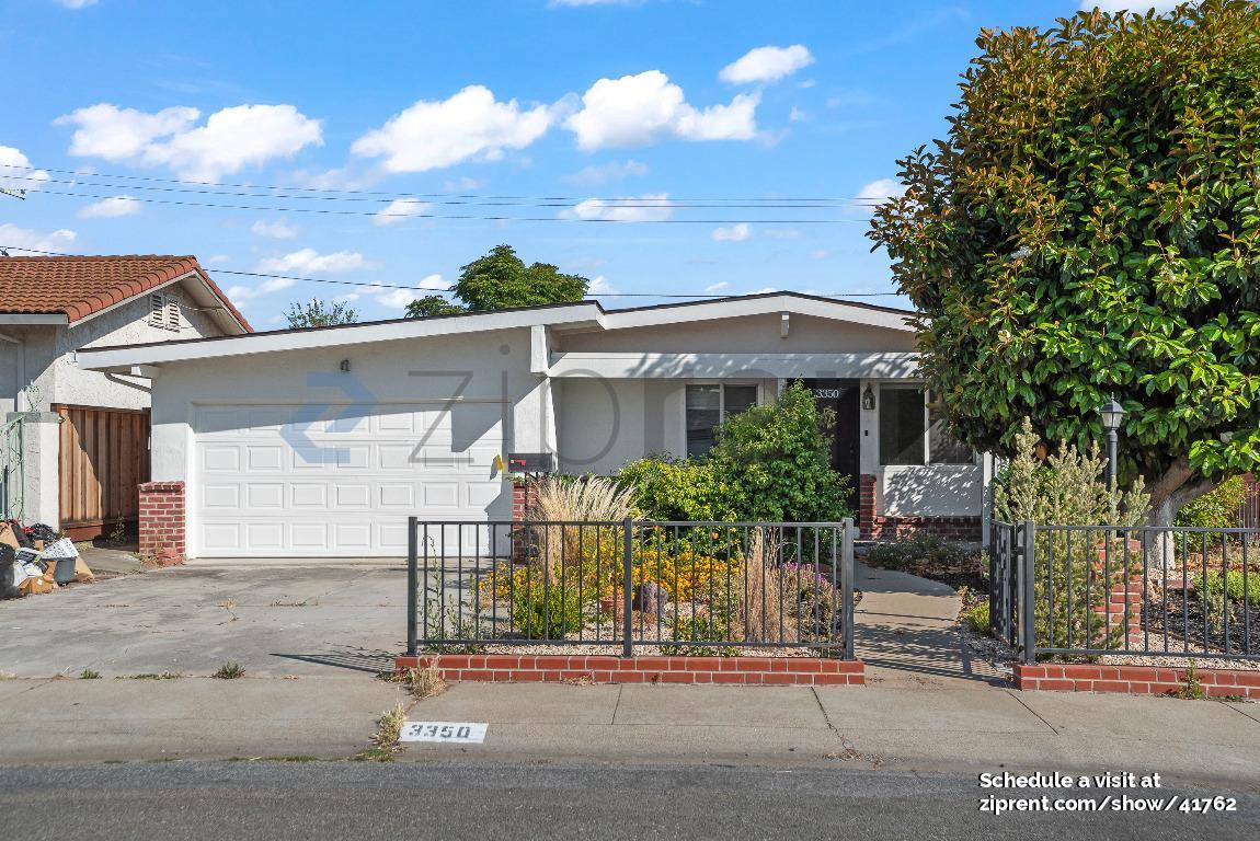 Primary Photo - 3350 Pepper Tree Ln
