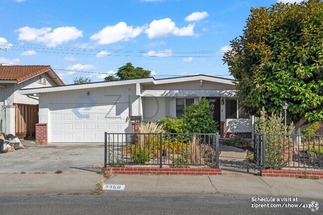 Building Photo - 3350 Pepper Tree Ln