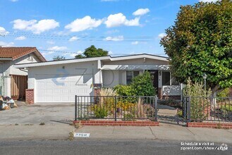 Building Photo - 3350 Pepper Tree Ln