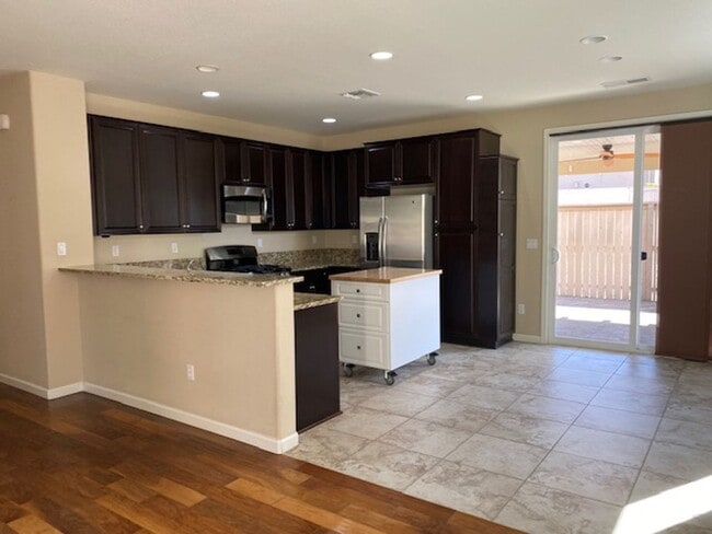Building Photo - 10729 Amber Falls Dr