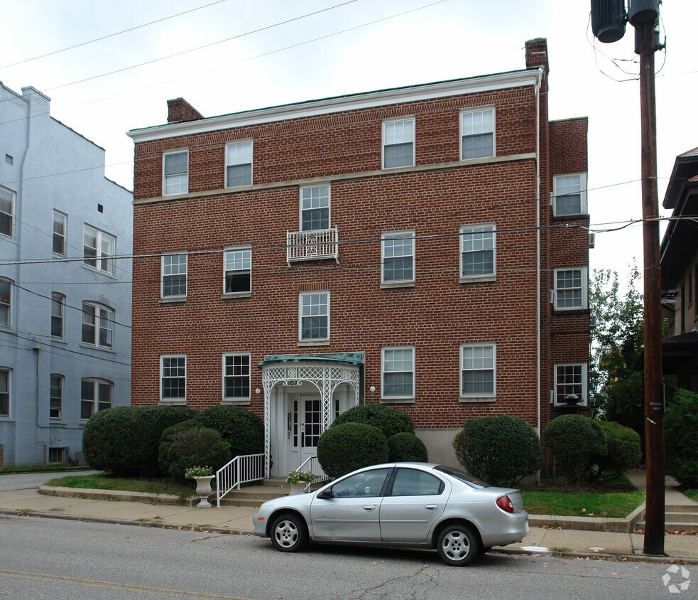 Primary Photo - 107 Bradford St